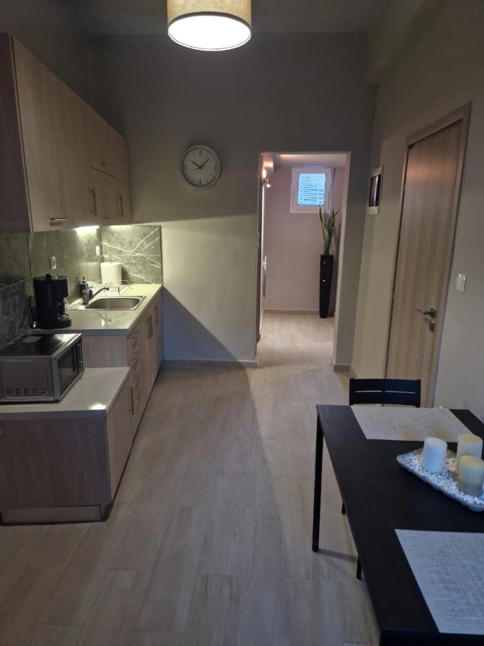 Flyhome Apartment Near The Airport Σπάτα Εξωτερικό φωτογραφία