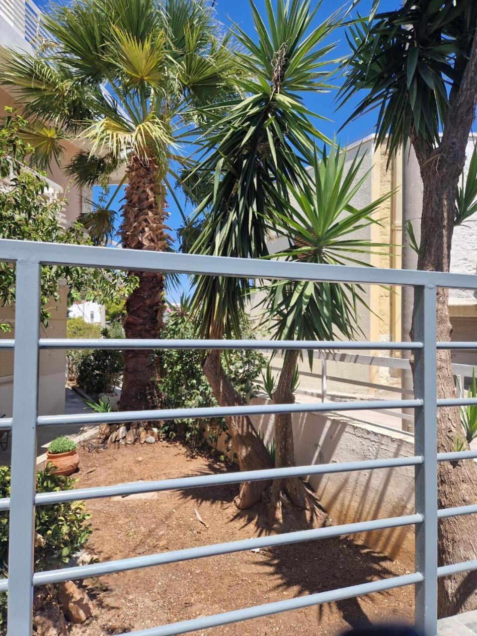 Flyhome Apartment Near The Airport Σπάτα Εξωτερικό φωτογραφία