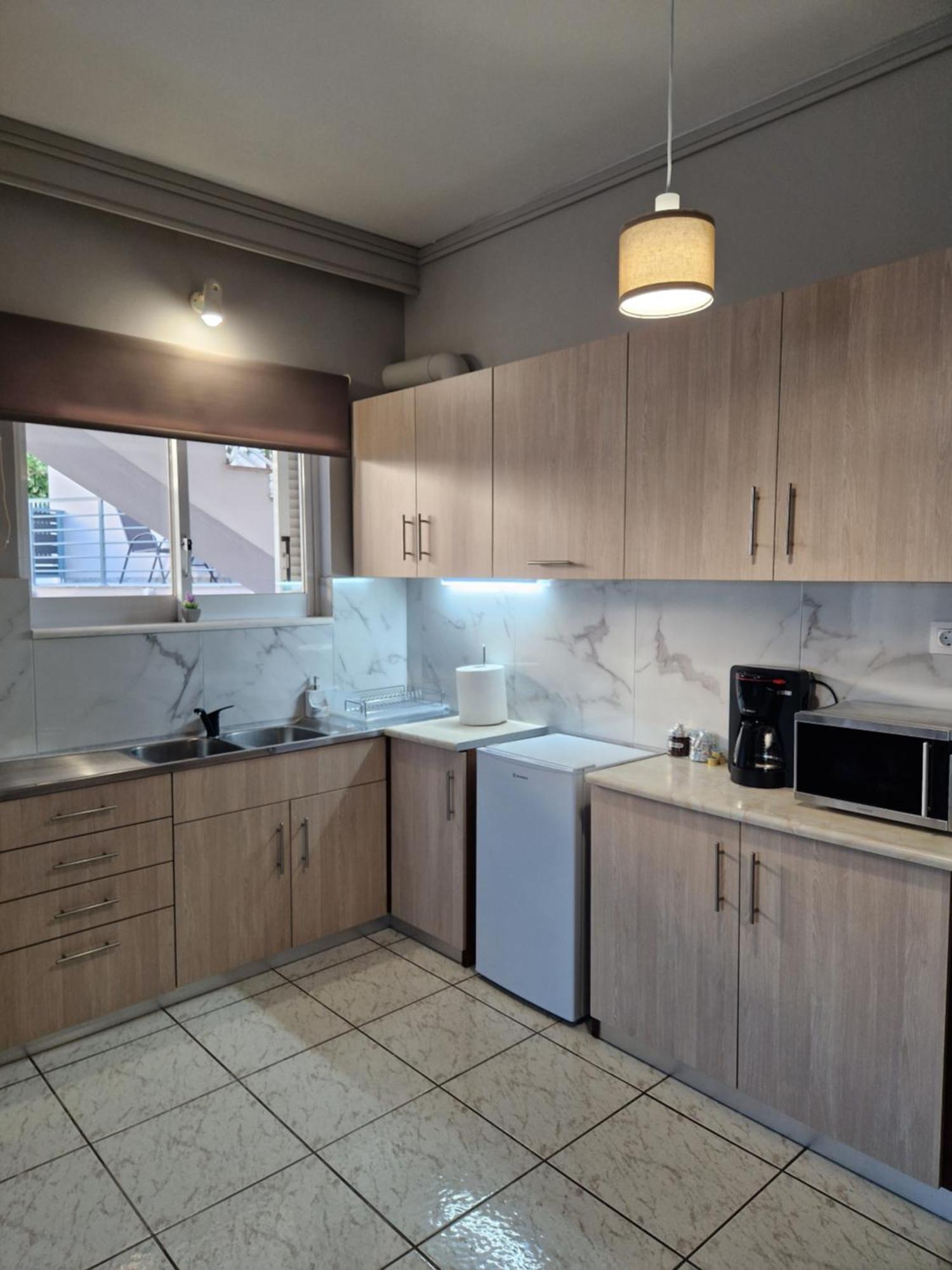 Flyhome Apartment Near The Airport Σπάτα Εξωτερικό φωτογραφία